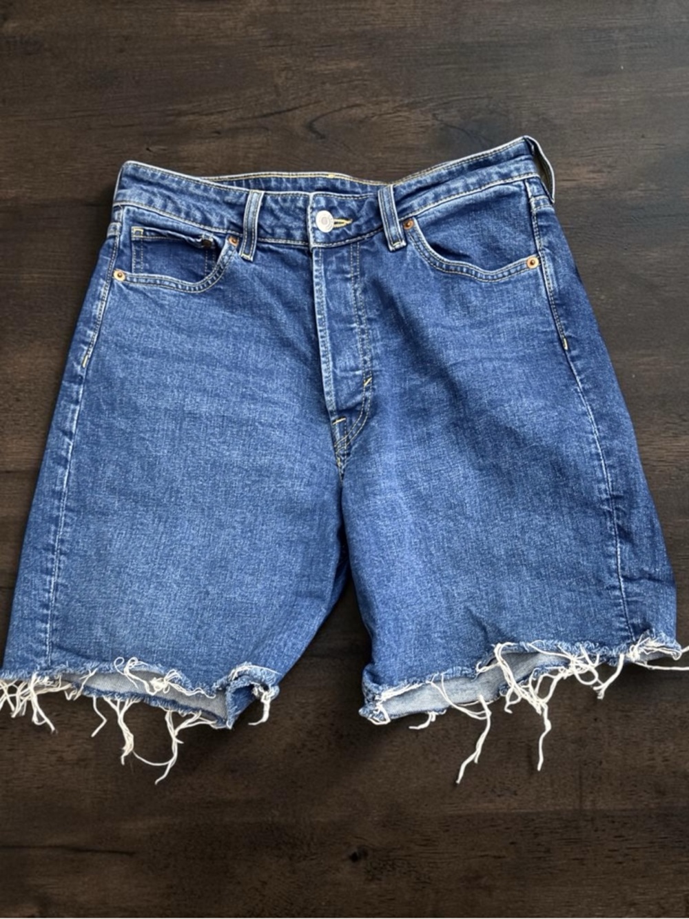 H&M HIGH RISE BERMUDA  SHORTS FRAYED HEM SIZE US